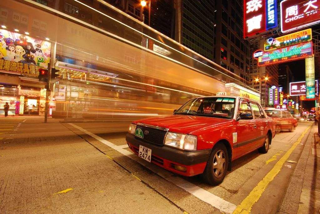 深扒香港出租车：为何宁愿用30年的老皇冠，也不用比亚迪电动车？