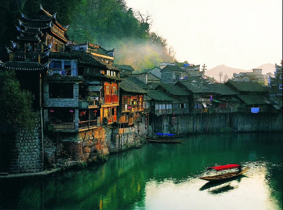 长沙到凤凰古城旅游攻略自由行(长沙张家界凤凰古城自由行攻略)