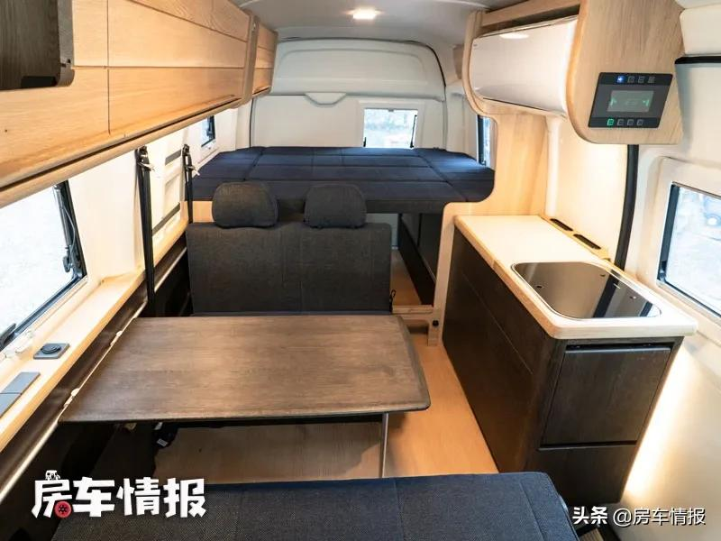 新款丰田海狮房车，7座设计适合接娃买菜，假日旅行还能洗漱做饭