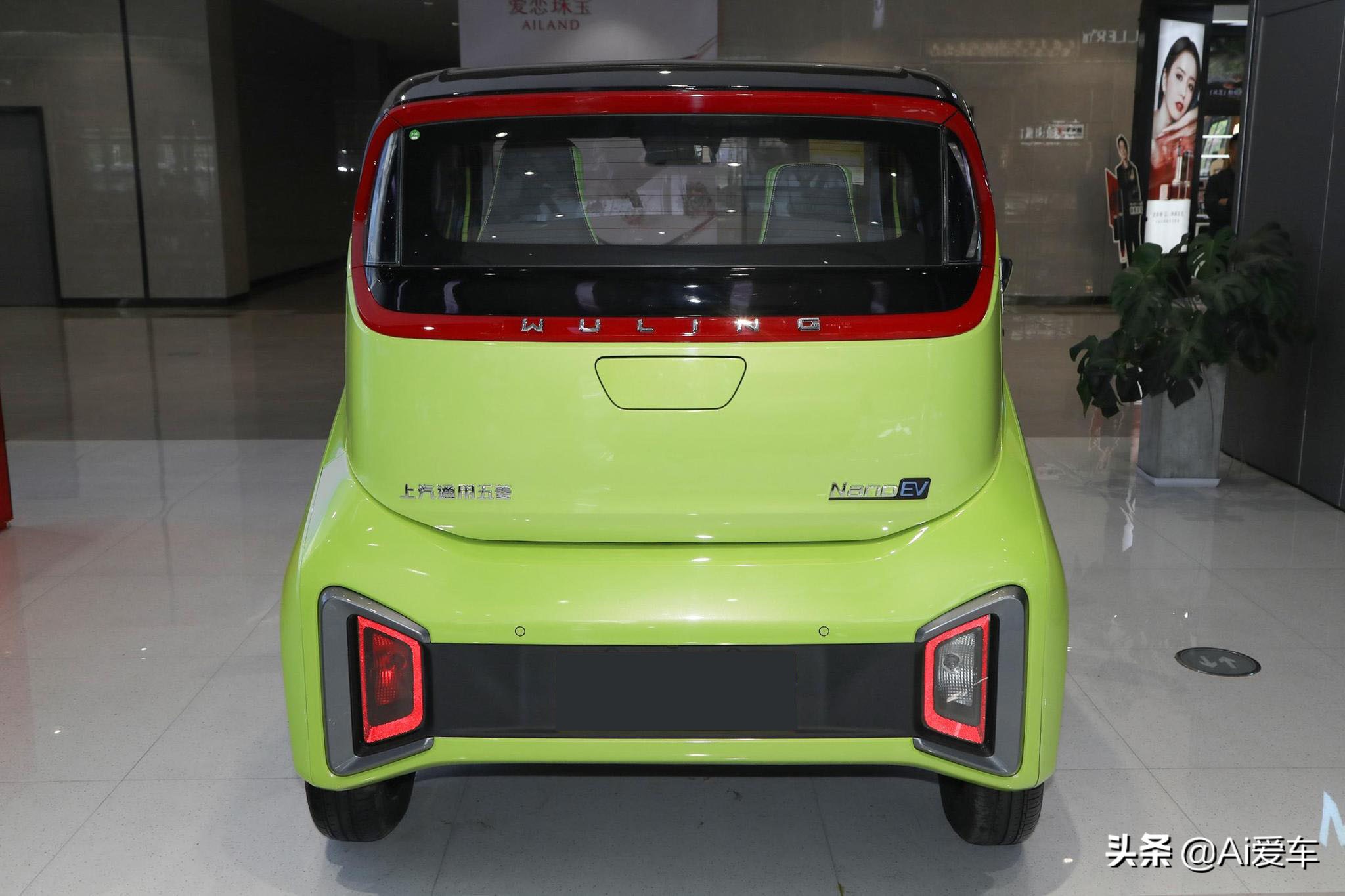 满电跑305公里，灵巧快充代步车，好开好养好停，实拍五菱Nano EV