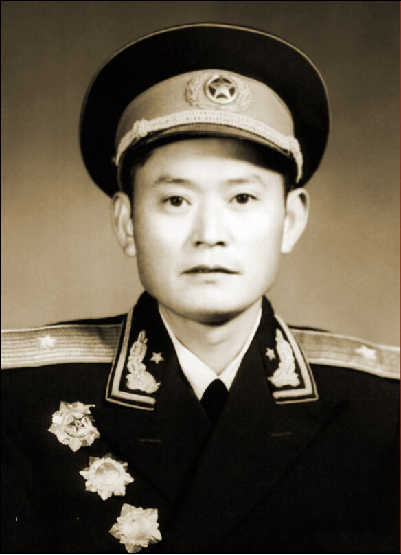 1958年毛主席到济南，身边的5位将军成就都很大，他们都是谁？