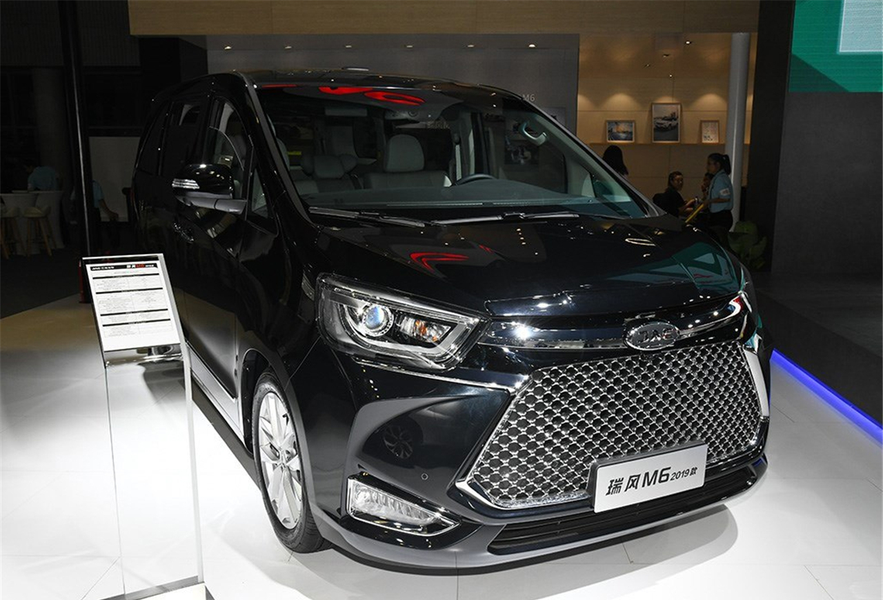 江淮胆大挑战奥德赛和GL8，国产豪华MPV，顶配价格要35万