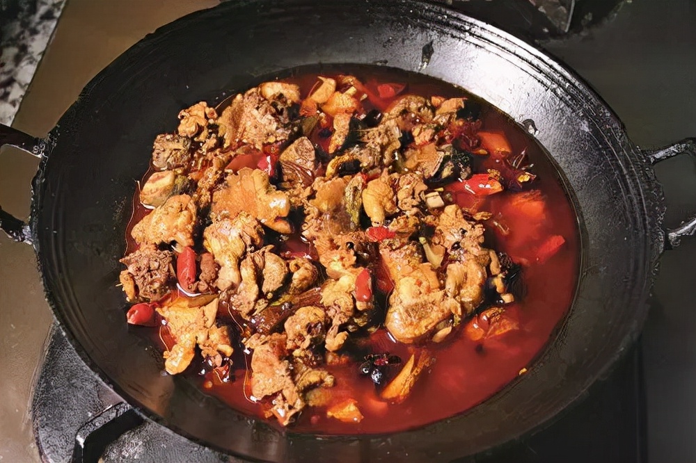 地锅菜当前开店低成本，高利润，食客和餐饮同行一致认可的单品