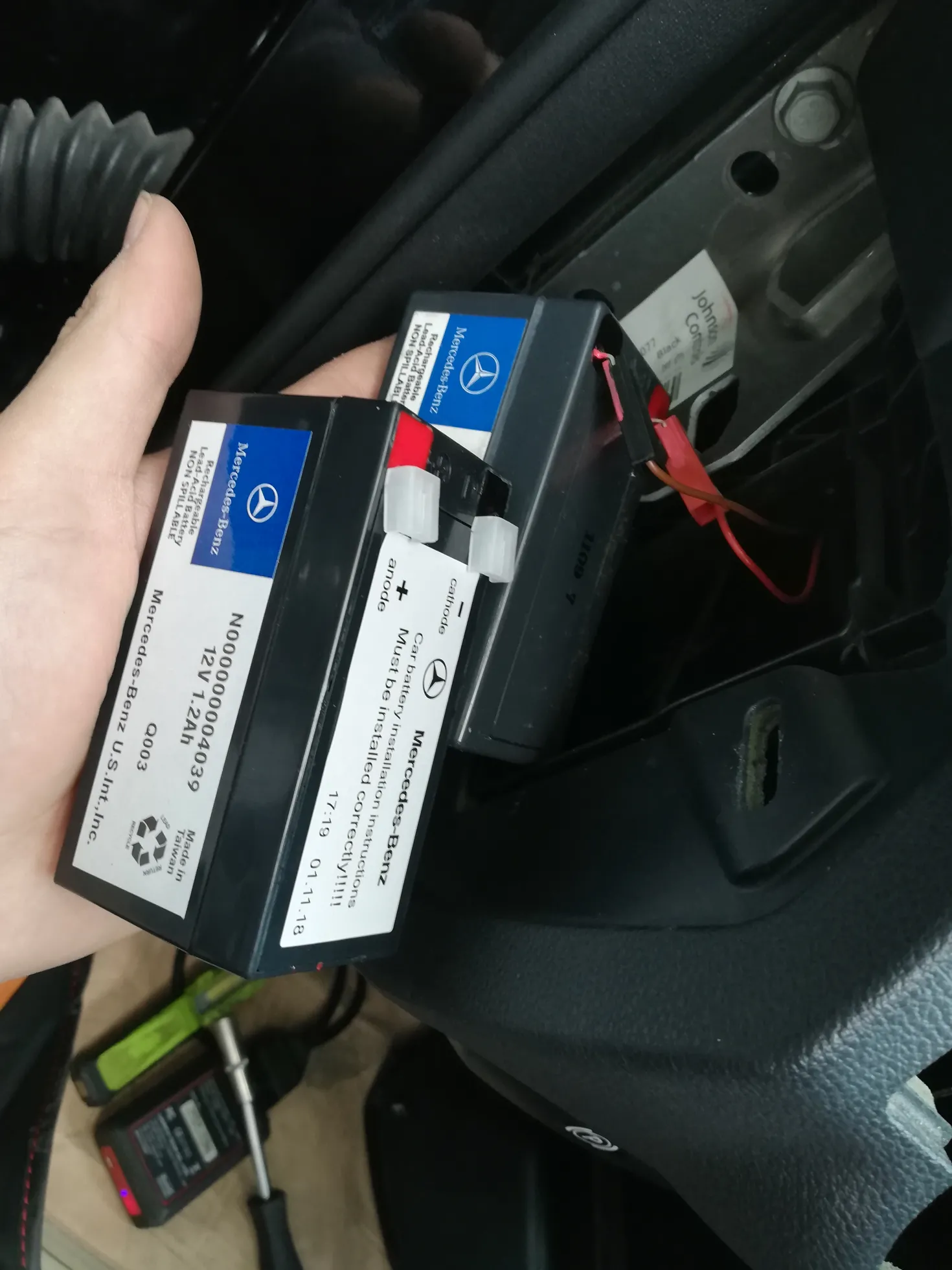 方灯E300L“辅助蓄电池故障”