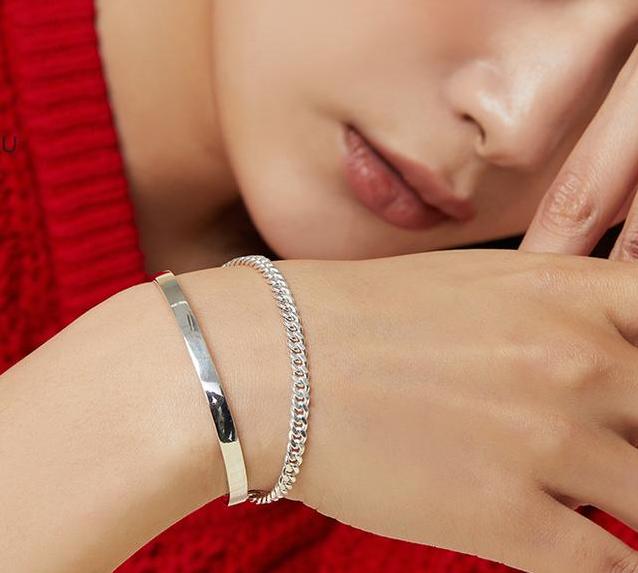 女人长期戴"银手镯",真的对身体好吗?