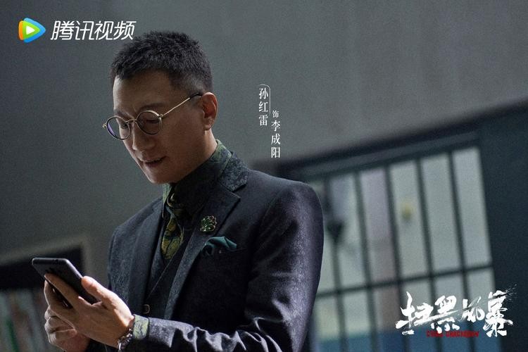 《扫黑风暴》收视率下滑，vip加钱追剧，为何仍