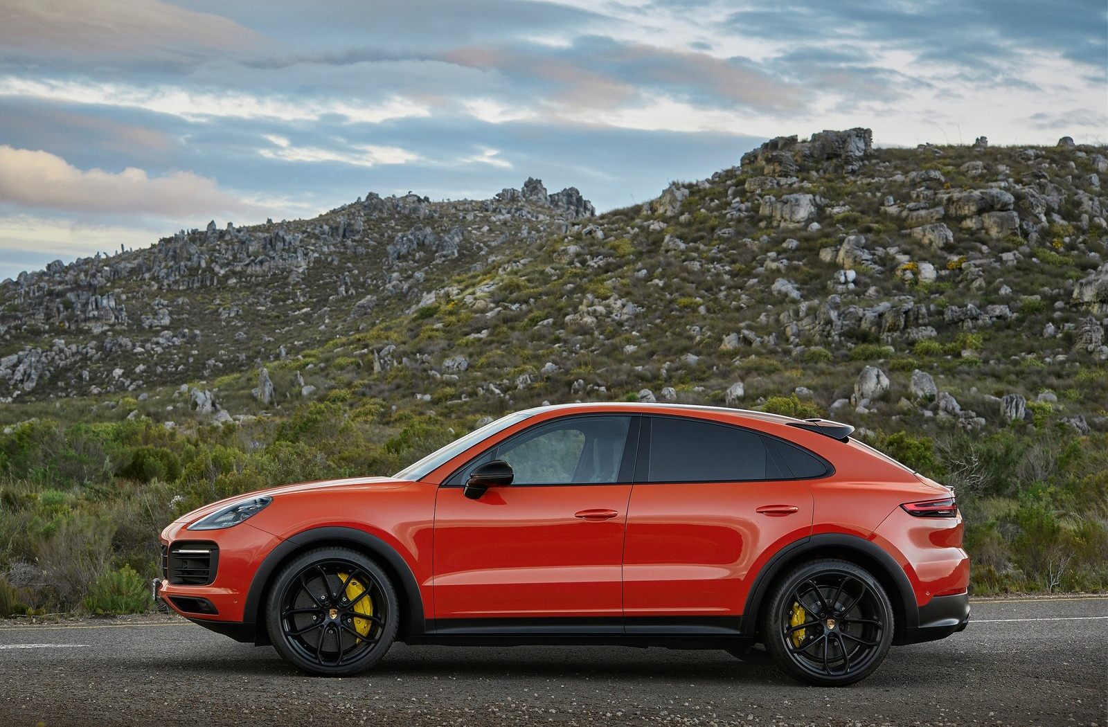 百万豪华轿跑SUV新选择，全新Cayenne Coupe了解一下！