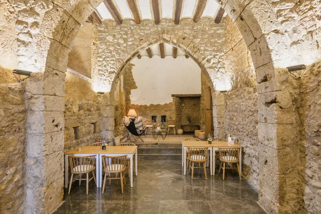 桃红产品亮相男士展，看维达斯如何用“反差性”方式推广？