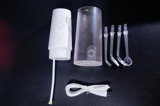 牙齿缝隙清洗不到？Flosmore冲牙器让你体会“牙”塞顿开的感觉