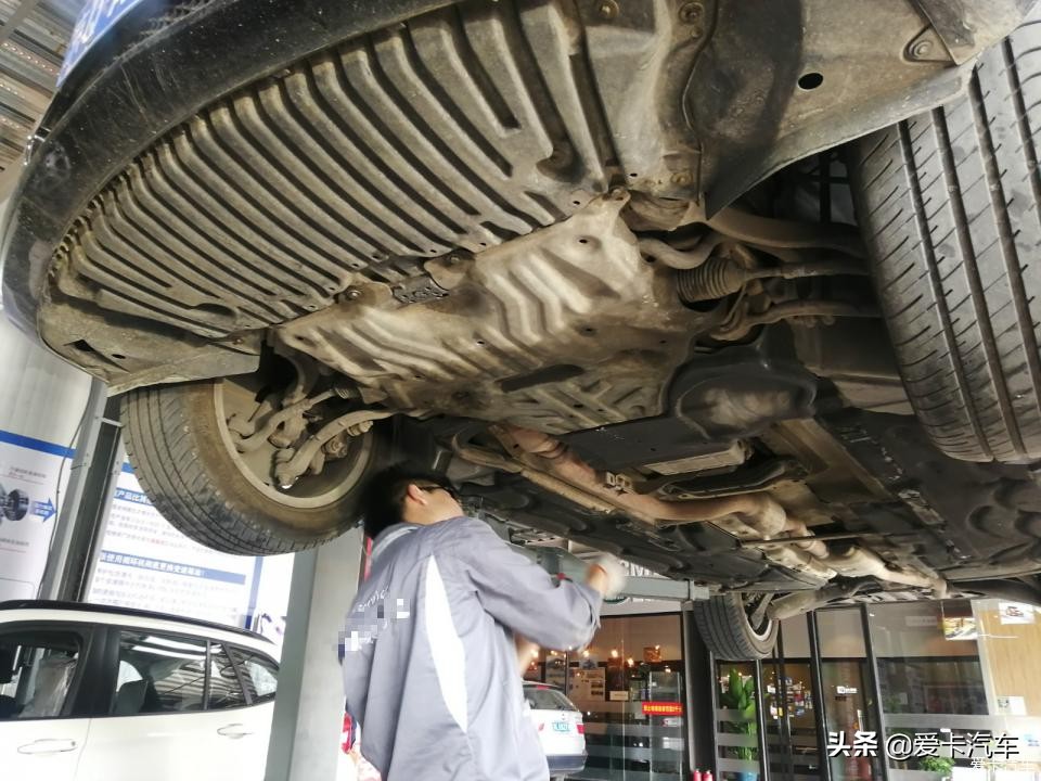 奔驰天窗漏水，夏季到了你的天窗排水系统检查了没？