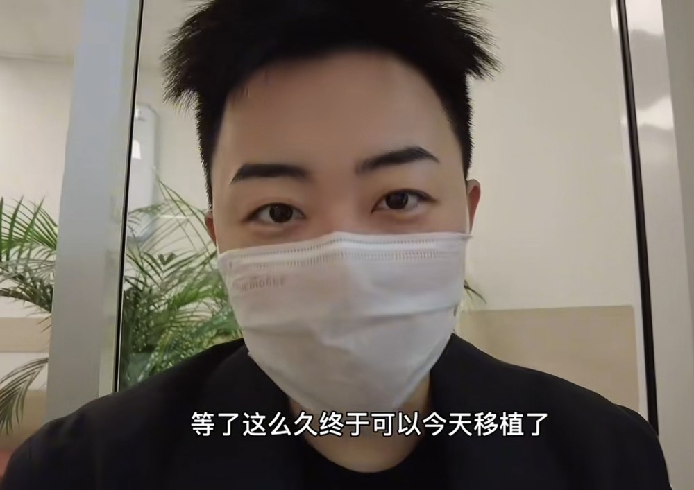 29岁身价千万，50万赴美试管生女，叶海洋凭什么敢不结婚生孩子？