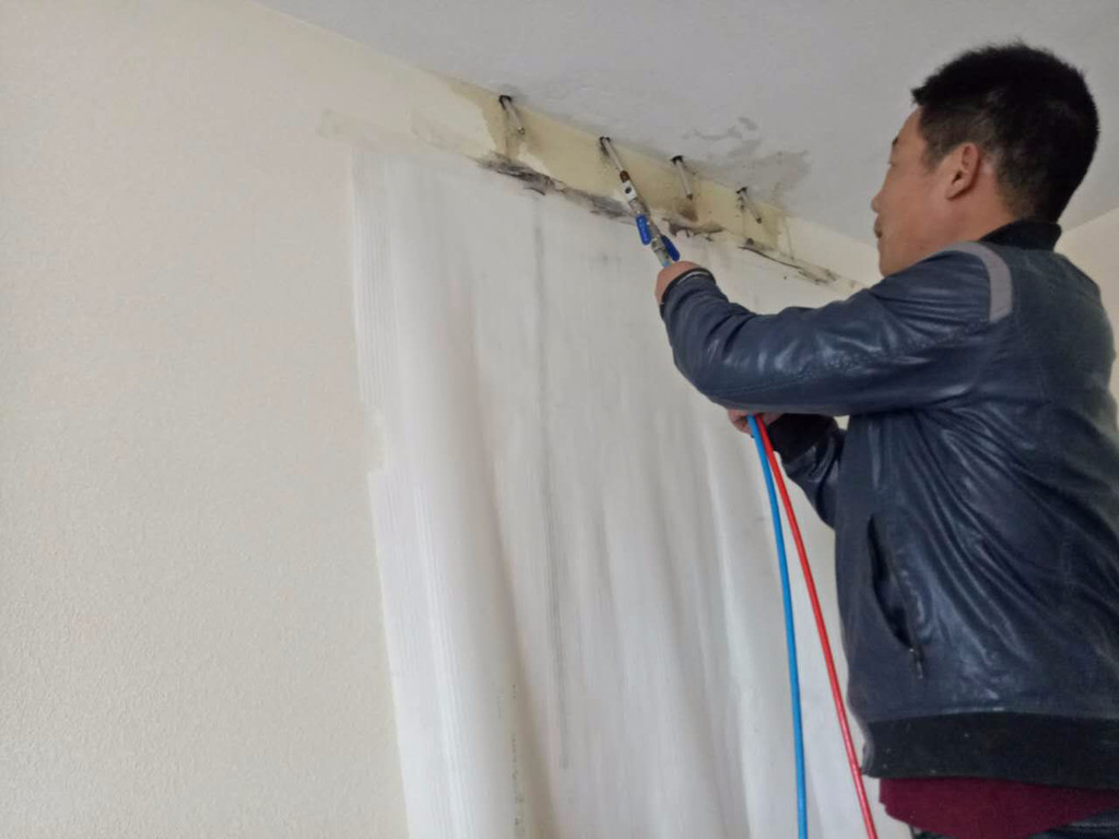 衛生間防水沒做好怎么補救？不用砸瓷磚，三套方案可以解決問題