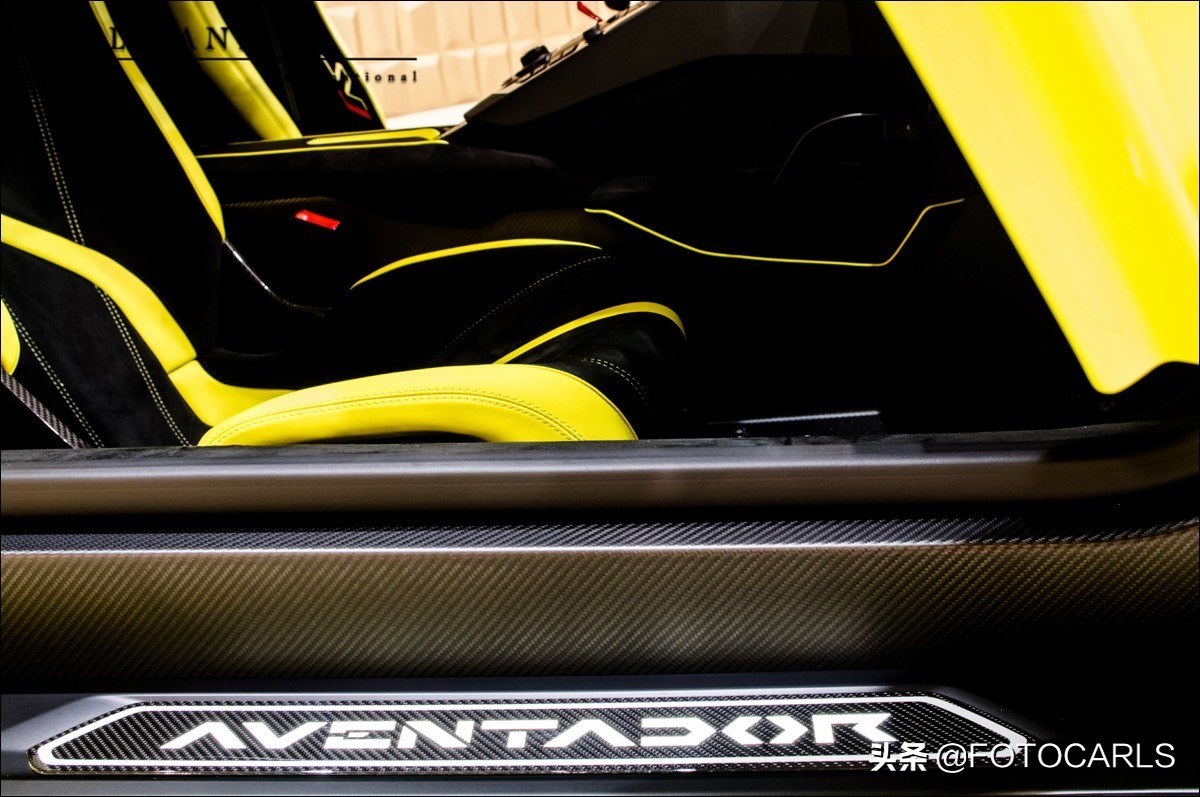 实拍</p><p>　　2019款兰博基尼 Aventador SVJ，770匹圈速之王，喜欢吗？