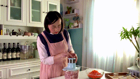 野生天然荠菜，包成水饺比韭菜馅还香，调馅技巧学起来，值得收藏