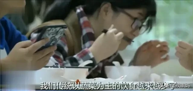 帅小伙每次排便都出血，医生说已经是大肠癌晚期，血掉了一半