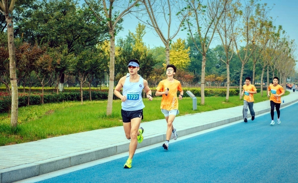 2021首届保利淮海城市健康跑暨云龙区全民健身运动会举行