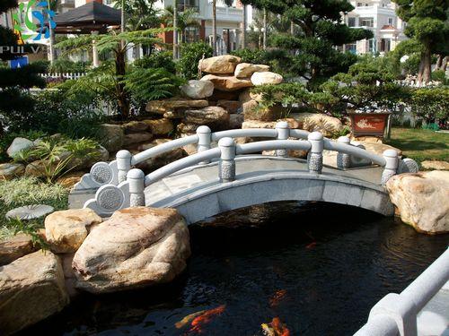 花园只有造个锦鲤鱼池，才能堪称最美庭院