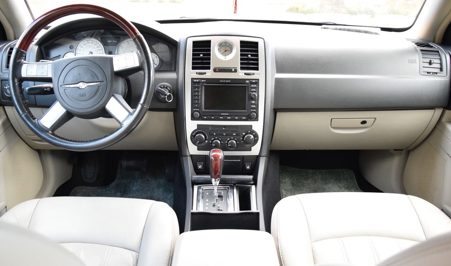 复古、肌肉、典雅——克莱斯勒300C