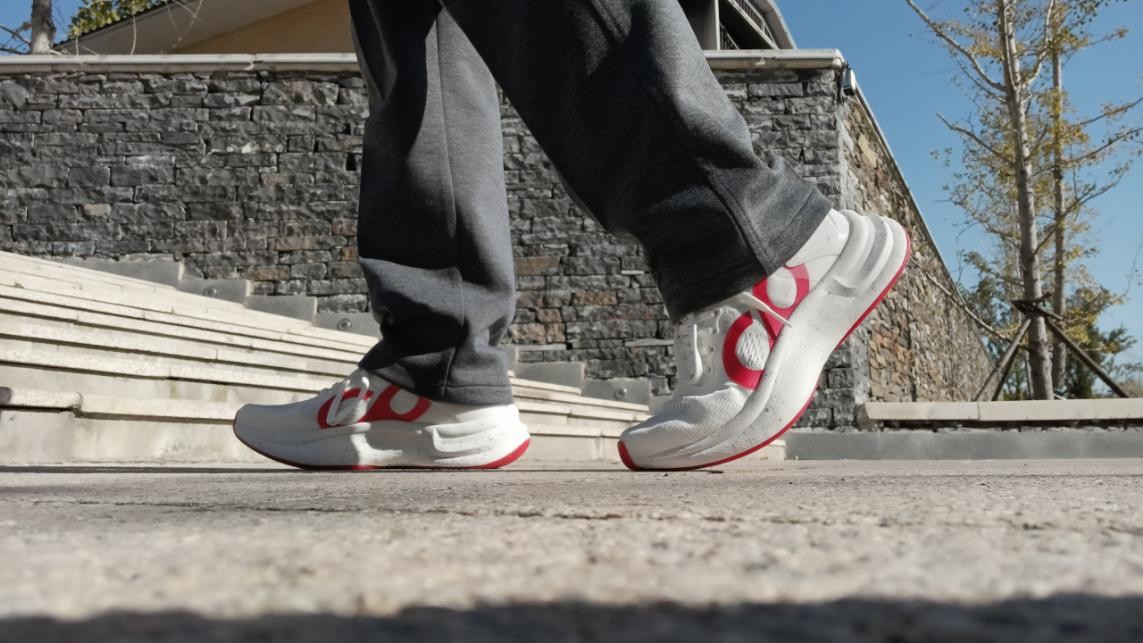 咕咚智能运动跑鞋21K·逐日者｜智能监测，高弹厚底，助力开跑