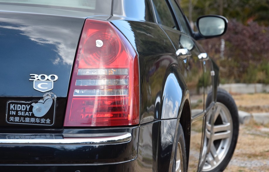 复古、肌肉、典雅——克莱斯勒300C