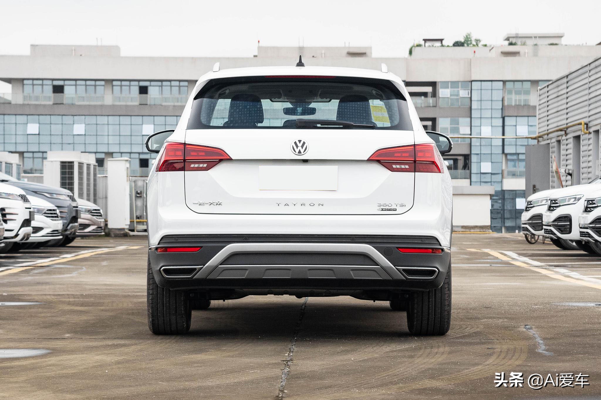 3年销量45万辆，德系热销家用SUV，便宜省油带四驱，实拍大众探岳