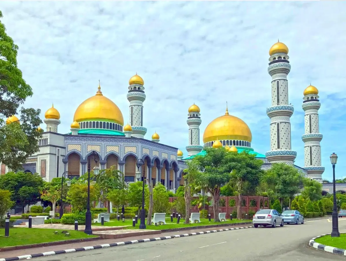 人均GDP世界排名36，这个面积还不如上海的国家，为何如此富裕？