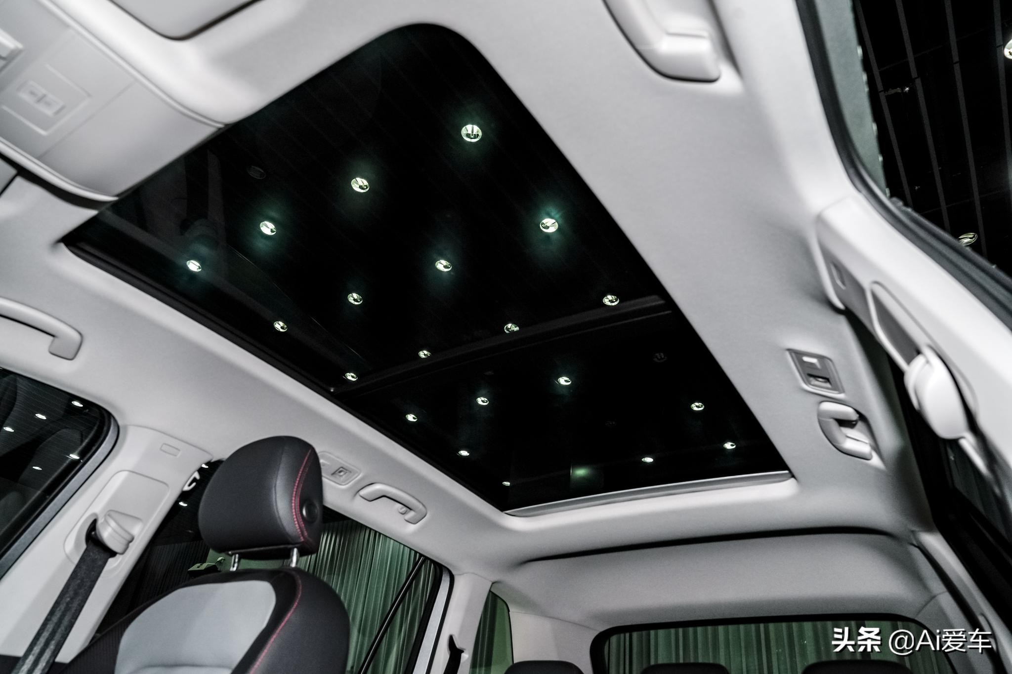 轴距近3米的德系家用SUV，油耗1.8L便宜好养，实拍大众途观L PHEV