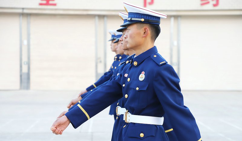 促养成 树新风丨西峰大队队列训练