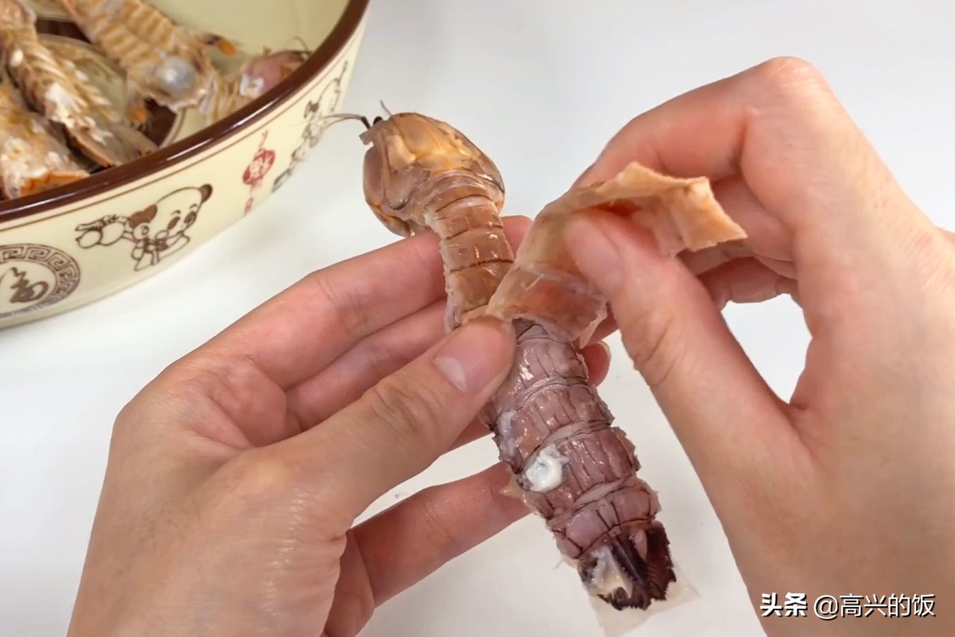 皮皮虾怎么剥？拿一根筷子一撕就完事！5秒快速剥皮（图解）