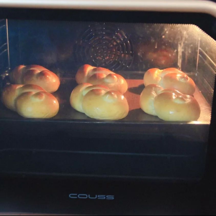 牛奶辫子面包，让你记起童年给你扎过麻花辫的她（他）