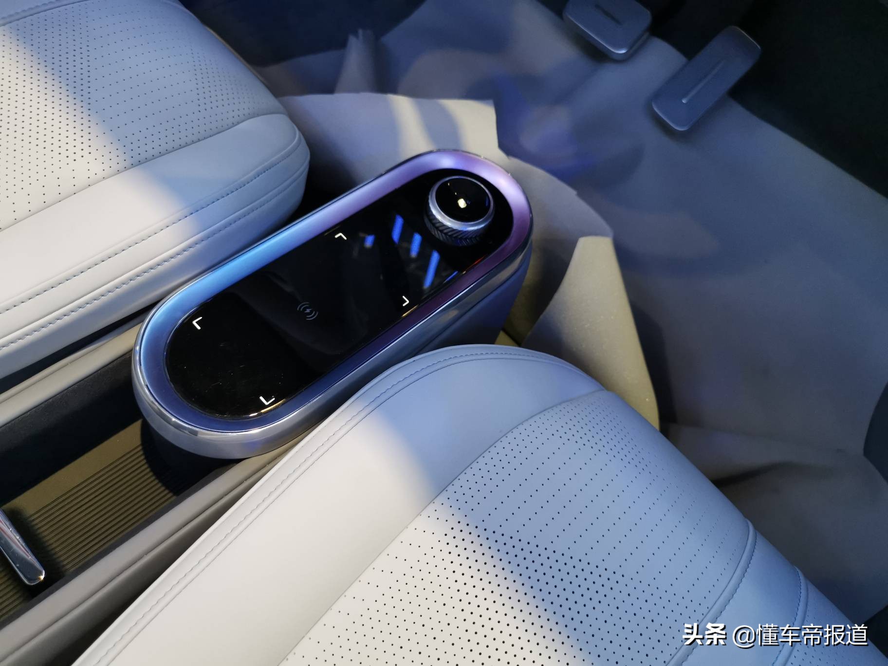 新车 </p><p>　　 满足你的个性需求，静态解析宏光MINIEV敞篷版