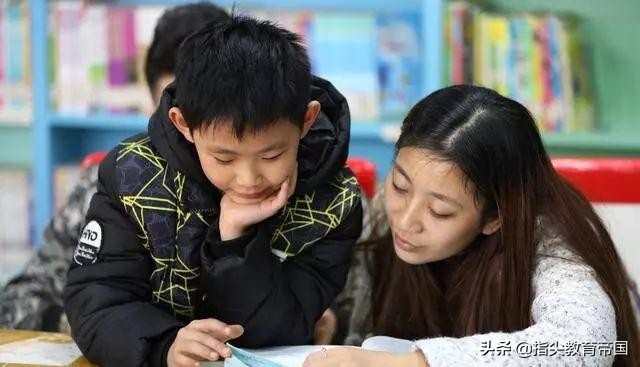 三年级语文下册第一单元考点：“拂”字读音解析