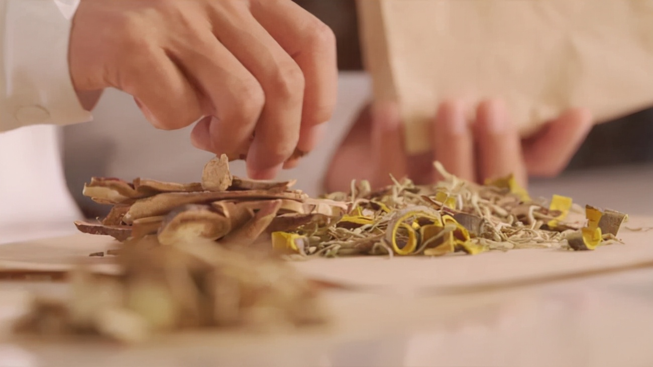 国药监新政——趁鲜切制中药材合理性浅析