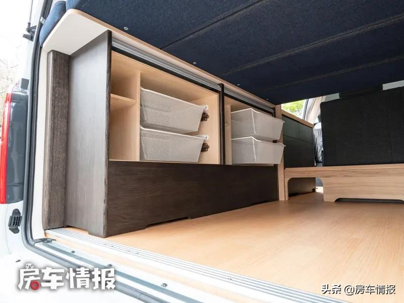 新款丰田海狮房车，7座设计适合接娃买菜，假日旅行还能洗漱做饭