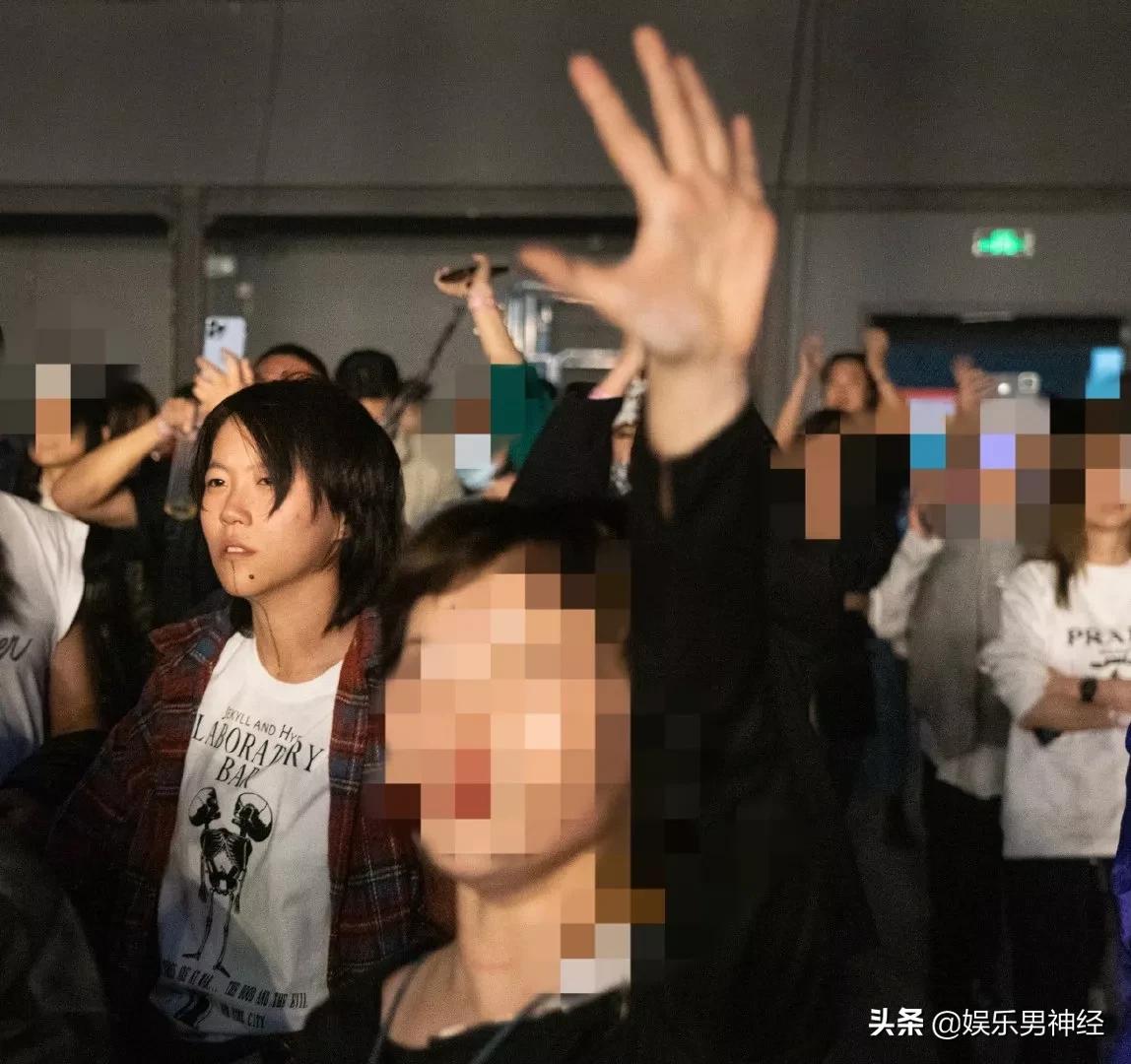 你以为窦靖童只是王菲窦唯的女儿吗，她的人生远比你想象的精彩