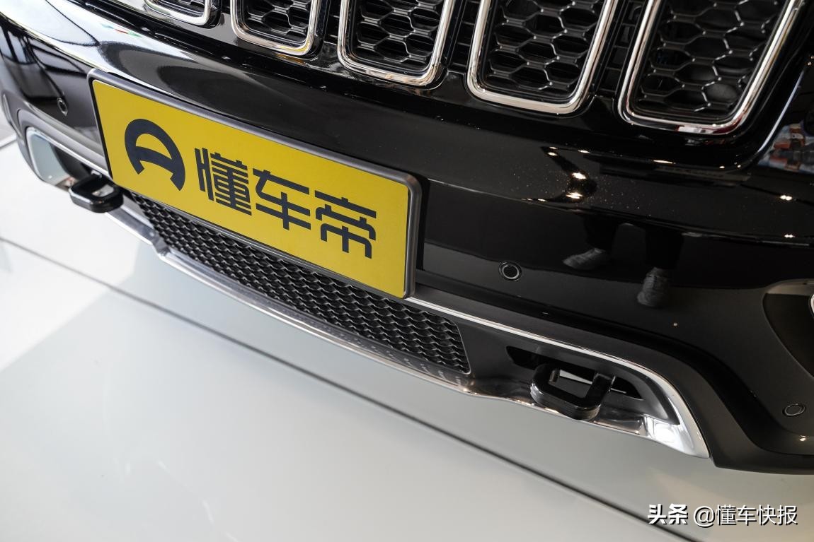 懂车探店：专业四驱搭配V6动力，40万即可入手进口Jeep大切诺基？