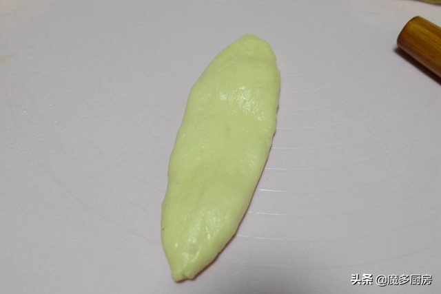 想吃面包不用买，这个面包做法太简单，一盘12个，香甜松软拉丝