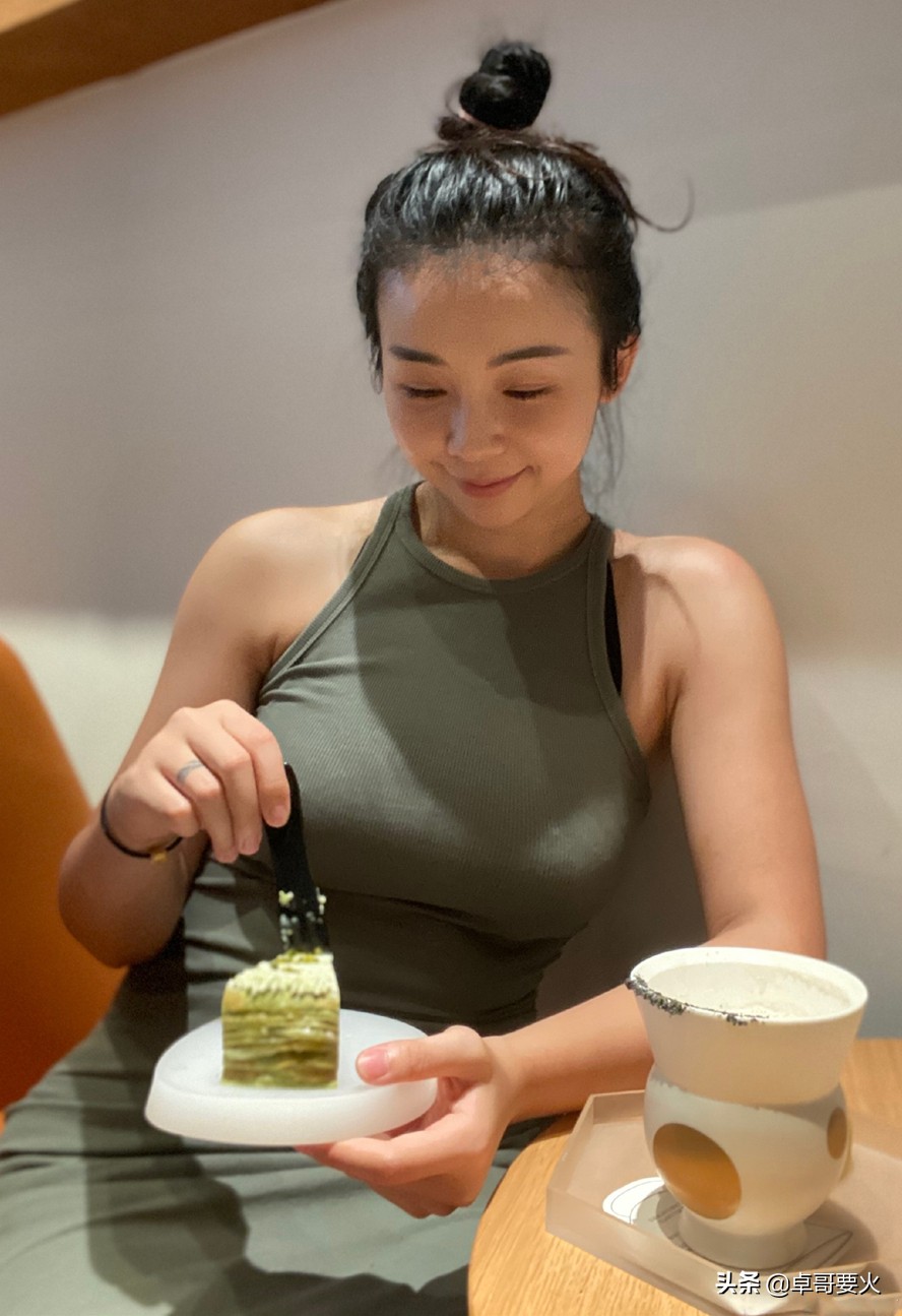 张曼源楼奶张曼源开花什么梗