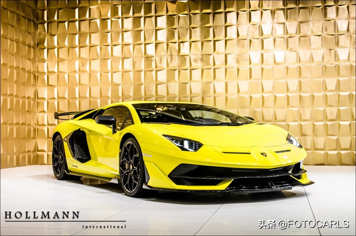 实拍</p><p>　　2019款兰博基尼 Aventador SVJ，770匹圈速之王，喜欢吗？
