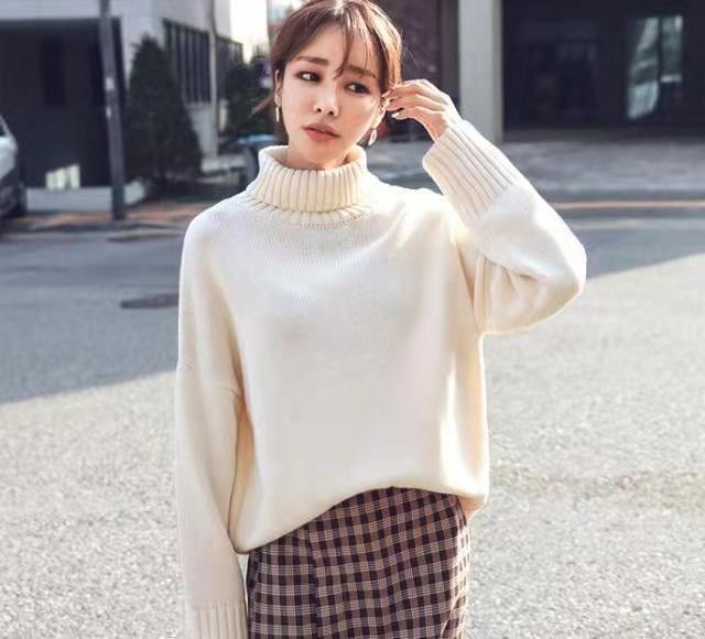 维杰色纺：深秋毛衣怎么穿才会时尚又保暖？学会这几种穿搭组合，一