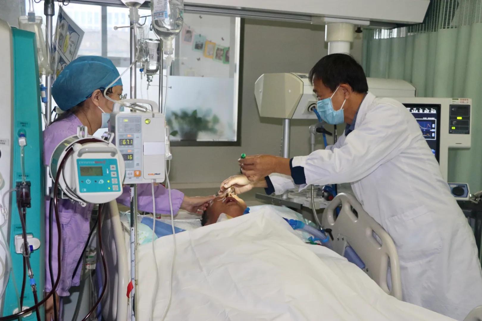 严谨求精,勤奋奉献全心全意为患者服务——渭南市中心医院重症医学科