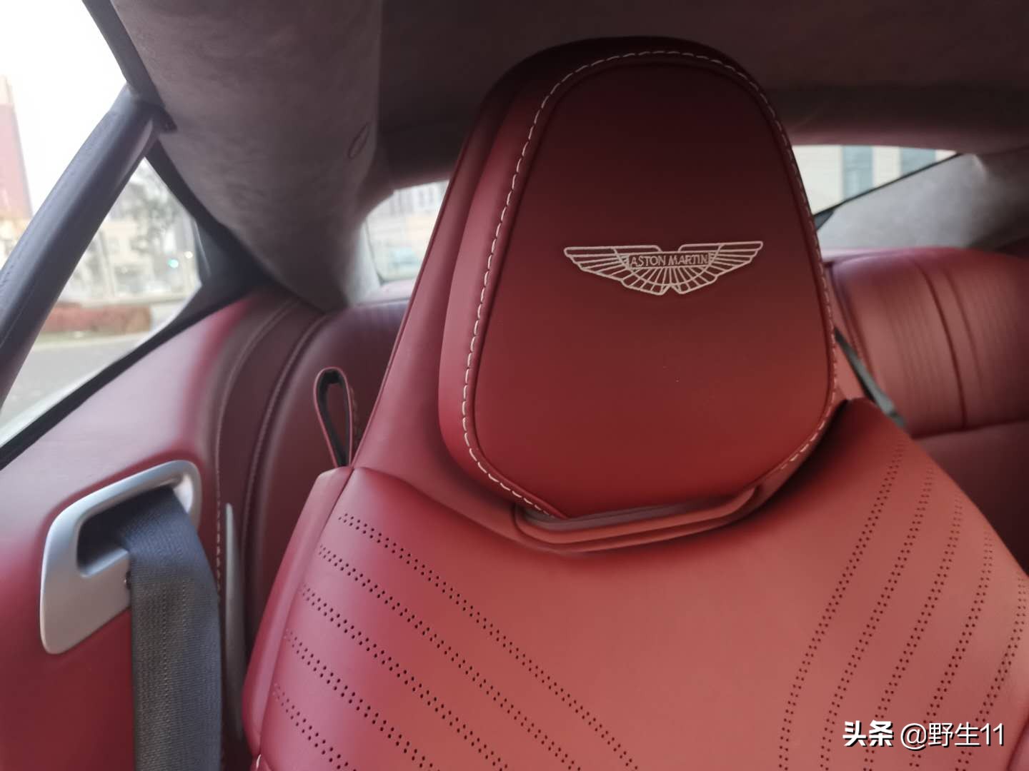 优雅、绅士于一身，亲测阿斯顿-马丁DB11 V8 Coupe
