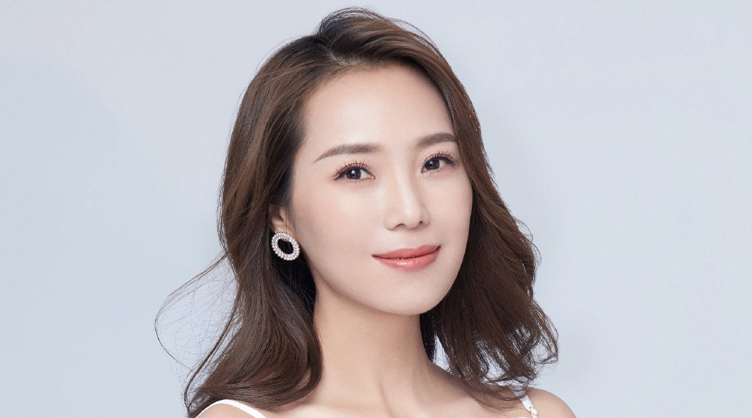 歌手云朵:18岁拜师刀郎,和师父情同父女,对家乡四川一往情深