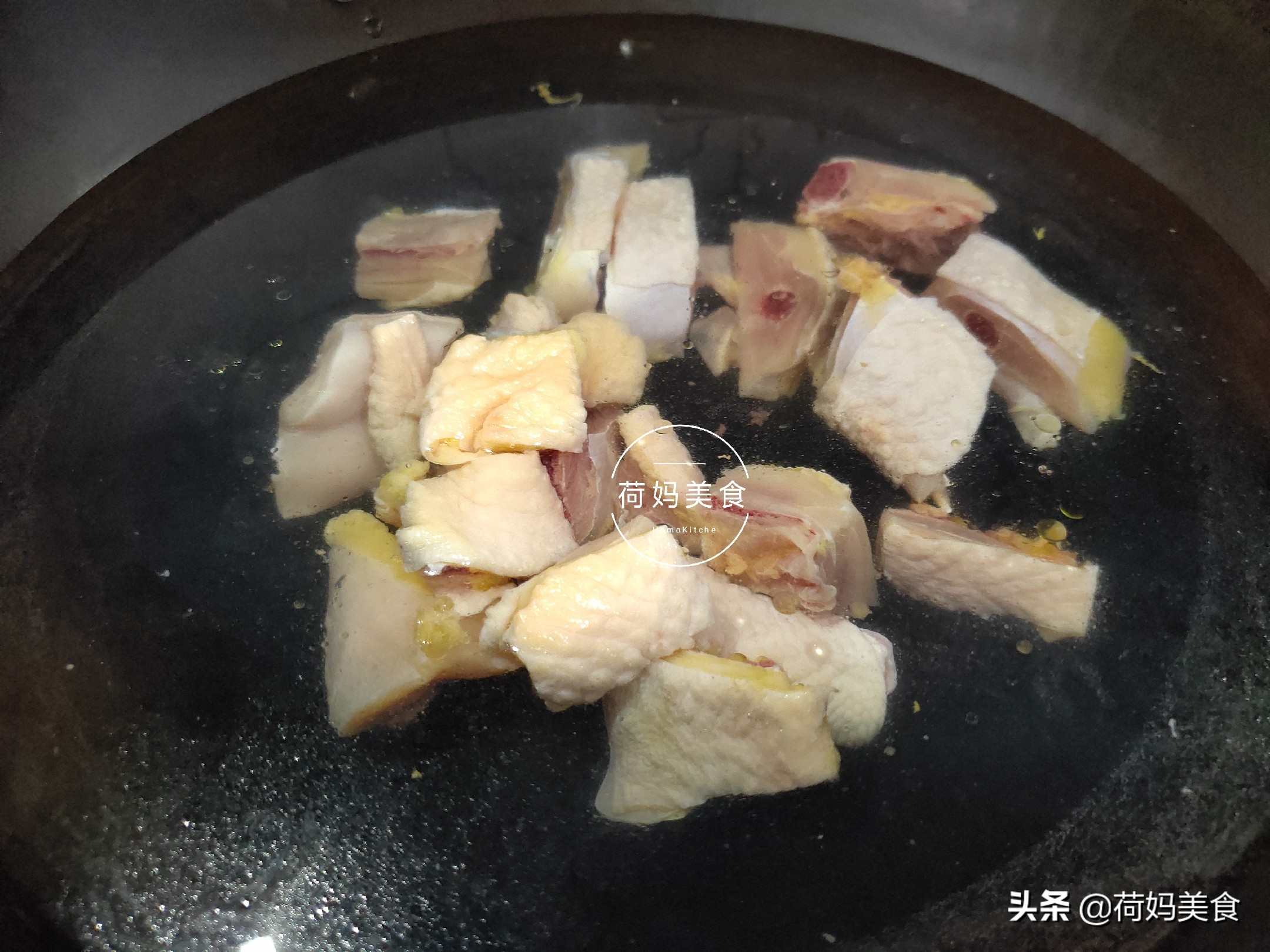 石斛虫草花炖鸡汤，天热也可以喝，味鲜营养，强健体质，老少皆宜
