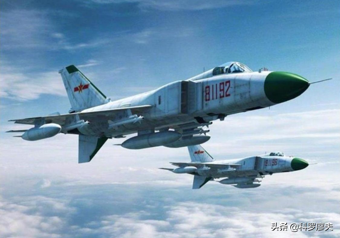 中国的第1架隐形战机是谭八爷