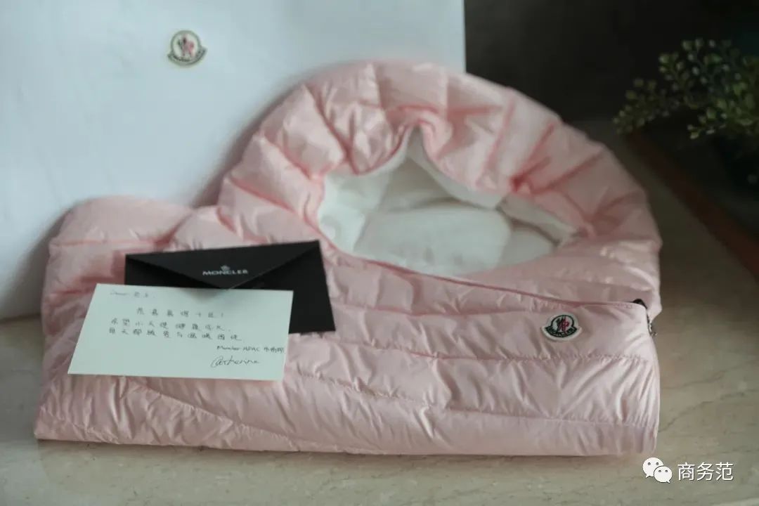 新生婴儿礼物（宝宝的新年礼物）