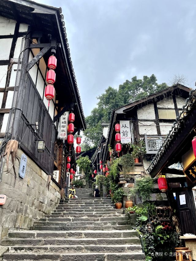重庆旅游打卡必去景点(重庆旅游必打卡网红景点)