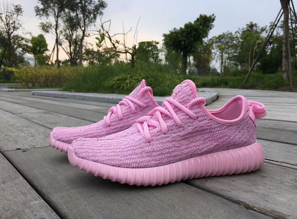 鞋子穿得太臭了，怎么除臭有技巧，赶紧试试这几招