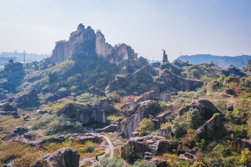 羊山石城绍兴一废弃采石场家门口免费拍出大片