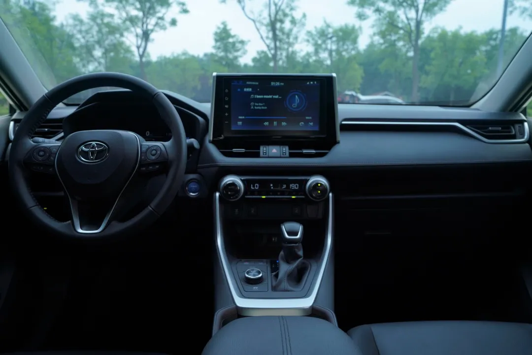 可靠耐用又省油的“持家男”深度试驾2020款丰田RAV4荣放